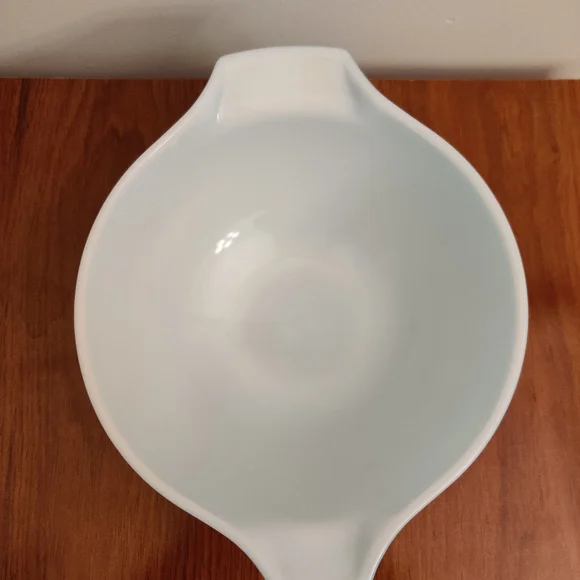 Vintage 50s Turquoise Amish Butterprint Pyrex Bowl - Picture 5 of 10